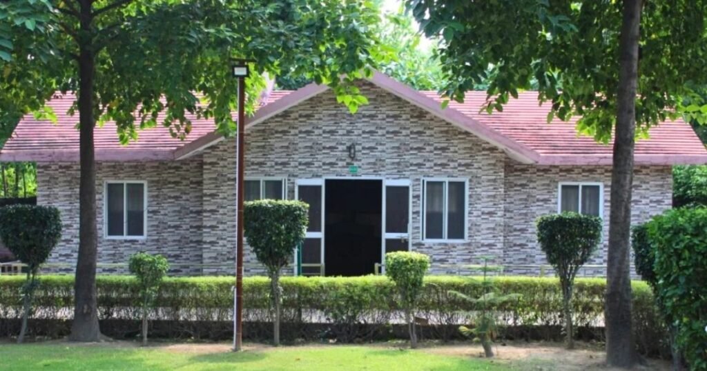 Harsh Udyan Resort - Top Reasons to Stay in a Private Villa in Aligarh