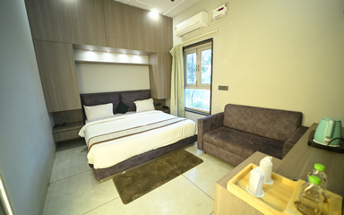 Harshudyan-Deluxe room 18 - Harshudyan Resort