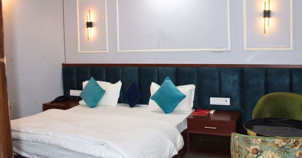 Luxurious Stays Near Aligarh for Couples and Peaceful Stay