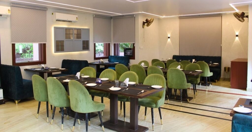 Luxurious Stays Near Aligarh for Family Trips and Comfort